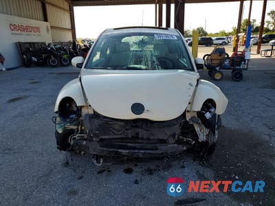 Piąte zdjęcie samochodu w środku: 2008 VOLKSWAGEN NEW BEETLE S VIN:3VWRW31C68M500301 - miniatura