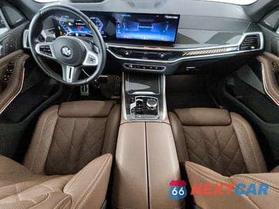 Zdjęcie 8 z 13 samochodu: 2026 BMW X5 M60I VIN:5UX33EU04T9018947 - miniatura