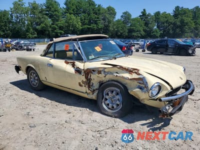 Czwarte zdjęcie samochodu z boku: 1982 FIAT 124 SPIDER VIN:ZFAAS00B9C5003770 - miniatura