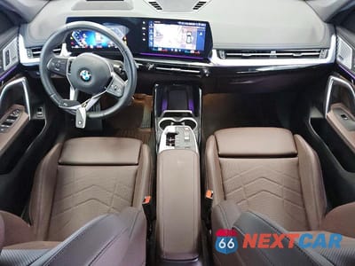 Zdjęcie 8 z 12 samochodu: 2024 BMW X1 XDRIVE28I VIN:WBX73EF07R5Z36601 - miniatura