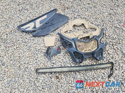 Zdjęcie 9 z 10 samochodu: 2023 CAN-AM MAVERICK X3 X RC 64 TURBO RR VIN:3JBVPAV48PE000271 - miniatura
