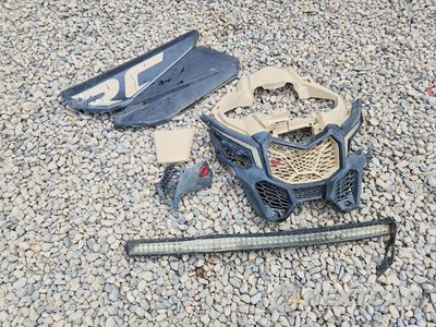 Zdjęcie 9 z 10 samochodu: 2023 CAN-AM MAVERICK X3 X RC 64 TURBO RR VIN:3JBVPAV48PE000271 - miniatura