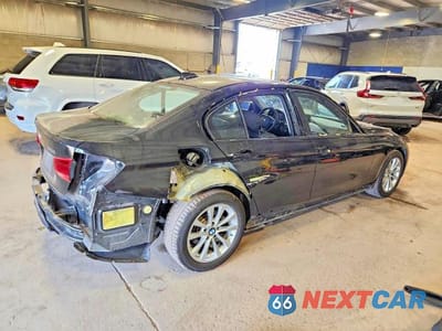 Trzecie zdjęcie samochodu z tyłu: 2017 BMW 320 XI VIN:WBA8E5G36HNU45257 - miniatura