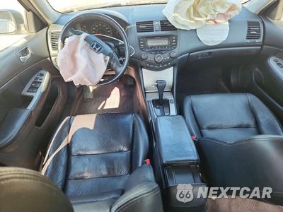 Zdjęcie 8 z 12 samochodu: 2005 HONDA ACCORD EX VIN:1HGCM66525A052286 - miniatura