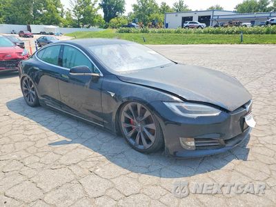 Czwarte zdjęcie samochodu z boku: 2019 TESLA MODEL S VIN:5YJSA1E40KF330880 - miniatura