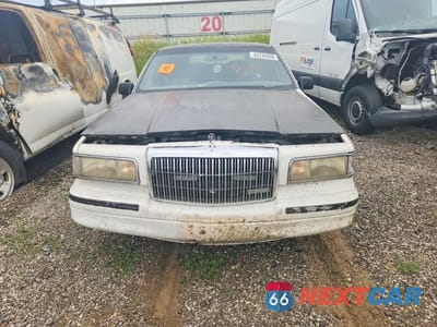 Piąte zdjęcie samochodu w środku: 1995 LINCOLN TOWN CAR EXECUTIVE VIN:1LNLM81W9SY624754 - miniatura