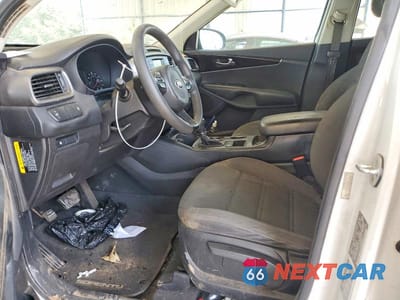Zdjęcie 7 z 12 samochodu: 2016 KIA SORENTO LX VIN:5XYPG4A33GG017468 - miniatura