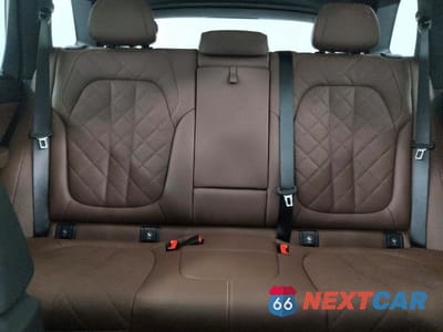 Zdjęcie 10 z 13 samochodu: 2026 BMW X5 M60I VIN:5UX33EU01T9383618 - miniatura