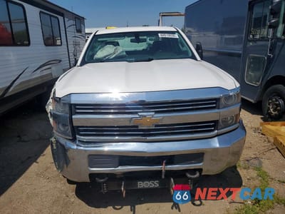 Piąte zdjęcie samochodu w środku: 2015 CHEVROLET SILVERADO K3500 VIN:1GC4KYCG6FF678566 - miniatura