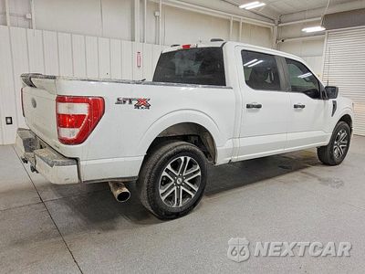 Trzecie zdjęcie samochodu z tyłu: 2023 FORD F150 SUPERCREW VIN:1FTEW1EP0PFA85610 - miniatura