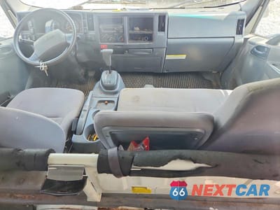 Zdjęcie 8 z 12 samochodu: 2018 ISUZU NPR HD VIN:54DC4J1B6JS802481 - miniatura