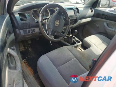 Zdjęcie 8 z 12 samochodu: 2013 TOYOTA TACOMA VIN:5TFPX4EN1DX016744 - miniatura