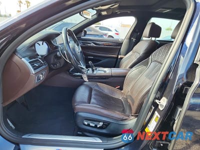 Zdjęcie 7 z 13 samochodu: 2018 BMW 740 I VIN:WBA7E2C51JG741976 - miniatura
