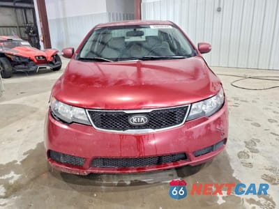 Piąte zdjęcie samochodu w środku: 2010 KIA FORTE EX VIN:KNAFU4A2XA5055420 - miniatura