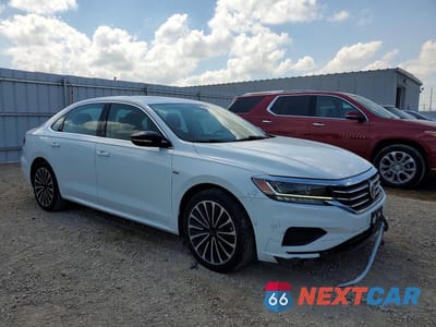 Czwarte zdjęcie samochodu z boku: 2022 VOLKSWAGEN PASSAT LIMITED EDITION VIN:1VWBA7A3XNC006219 - miniatura