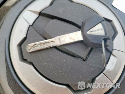 Zdjęcie 8 z 9 samochodu: 2025 KAWASAKI ZR900 S VIN:ML5ZRDS14SDA06922 - miniatura