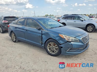 Czwarte zdjęcie samochodu z boku: 2016 HYUNDAI SONATA SE VIN:5NPE24AF6GH418229 - miniatura
