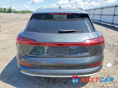 Zdjęcie 6 z 13 samochodu: 2019 AUDI E-TRON PREMIUM PLUS VIN:WA1LABGE2KB021909 - miniatura