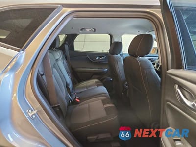 Zdjęcie 11 z 13 samochodu: 2023 CHEVROLET BLAZER 2LT VIN:3GNKBHR48PS229270 - miniatura