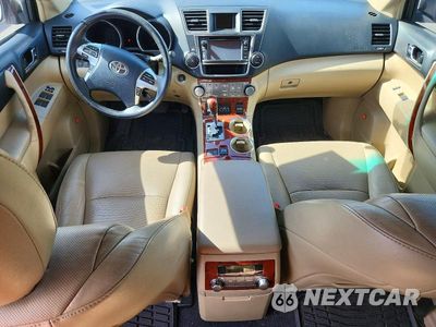 Zdjęcie 8 z 13 samochodu: 2013 TOYOTA HIGHLANDER LIMITED VIN:5TDYK3EH7DS115047 - miniatura