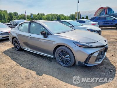 Czwarte zdjęcie samochodu z boku: 2025 TOYOTA CAMRY SE VIN:4T1DBADK0SU526455 - miniatura