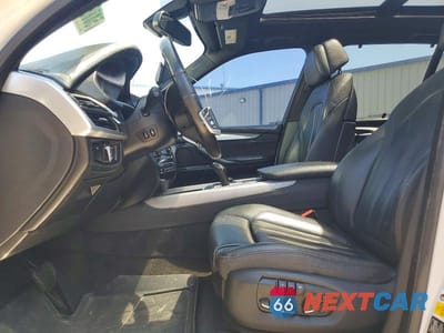 Zdjęcie 7 z 13 samochodu: 2015 BMW X5 XDRIVE50I VIN:5UXKR6C56F0J74638 - miniatura