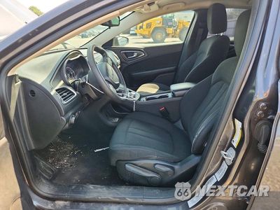 Zdjęcie 7 z 12 samochodu: 2015 CHRYSLER 200 LIMITED VIN:1C3CCCABXFN700128 - miniatura