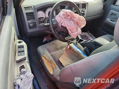 Zdjęcie 8 z 12 samochodu: 2005 DODGE DAKOTA QUAD SLT VIN:1D7HE48K85S136184 - miniatura