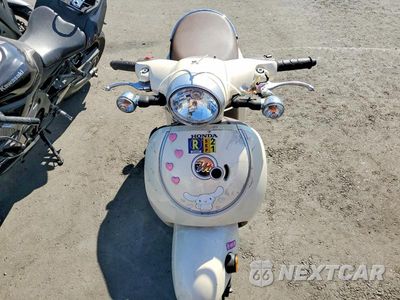 Piąte zdjęcie samochodu w środku: 2018 HONDA NCW50 VIN:JH2AF7714JK201942 - miniatura