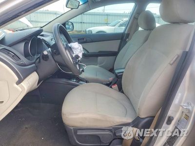 Zdjęcie 7 z 13 samochodu: 2012 KIA FORTE EX VIN:KNAFU4A21C5499952 - miniatura
