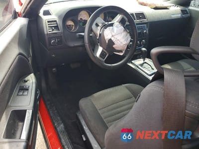 Zdjęcie 8 z 12 samochodu: 2014 DODGE CHALLENGER SXT VIN:2C3CDYAG8EH270418 - miniatura