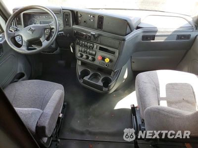 Zdjęcie 8 z 13 samochodu: 2020 INTERNATIONAL LT625 SEMI TRUCK VIN:3HSDZAPR2LN843735 - miniatura
