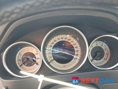 Zdjęcie 9 z 12 samochodu: 2015 MERCEDES-BENZ C 250 VIN:WDDGJ4HB3FG415988 - miniatura