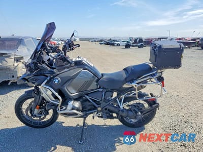 Trzecie zdjęcie samochodu z tyłu: 2021 BMW R 1250 GS ADVENTURE VIN:WB10M1306M6D55375 - miniatura