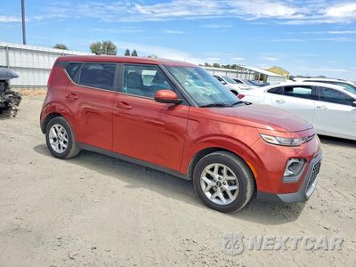 Czwarte zdjęcie samochodu z boku: 2020 KIA SOUL S VIN:KNDJ23AU9L7115449 - miniatura