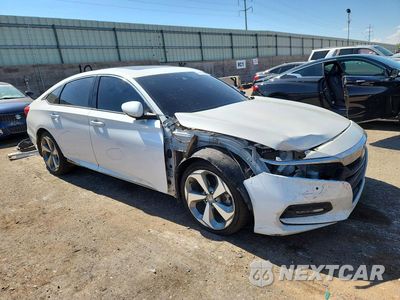 Czwarte zdjęcie samochodu z boku: 2018 HONDA ACCORD TOURING VIN:1HGCV1F92JA218481 - miniatura