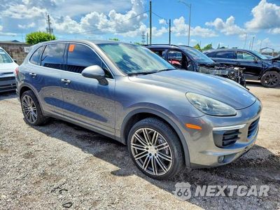 Czwarte zdjęcie samochodu z boku: 2016 PORSCHE CAYENNE VIN:WP1AA2A27GLA09282 - miniatura