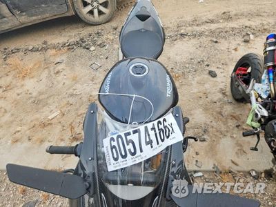 Piąte zdjęcie samochodu w środku: 2020 TRIUMPH MOTORCYCLE DAYTONA MOTO2 765 VIN:SMTA204K6LJAB3960 - miniatura