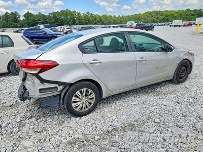 Trzecie zdjęcie samochodu z tyłu: 2017 KIA FORTE LX VIN:3KPFK4A76HE016231 - miniatura