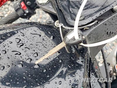 Zdjęcie 8 z 10 samochodu: 2012 SUZUKI GSX-R600 VIN:JS1GN7FA1C2101544 - miniatura