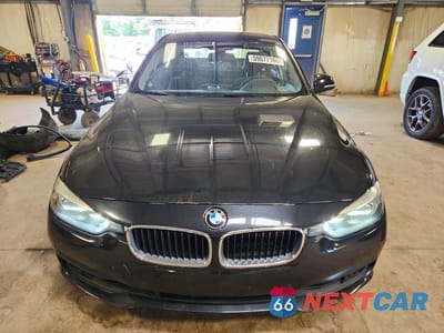 Piąte zdjęcie samochodu w środku: 2017 BMW 320 XI VIN:WBA8E5G36HNU45257 - miniatura
