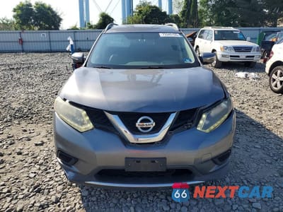 Piąte zdjęcie samochodu w środku: 2014 NISSAN ROGUE SV VIN:5N1AT2MV1EC771033 - miniatura
