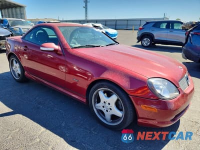 Czwarte zdjęcie samochodu z boku: 2001 MERCEDES-BENZ SLK 320 VIN:WDBKK65F11F174658 - miniatura