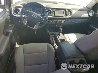 Zdjęcie 8 z 12 samochodu: 2019 TOYOTA TACOMA SR5 V6 VIN:3TMCZ5AN0KM210530 - miniatura