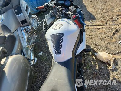 Zdjęcie 6 z 9 samochodu: 2012 YAMAHA FZ6 R VIN:JYARJ18E2CA008797 - miniatura