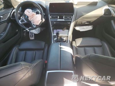 Zdjęcie 8 z 12 samochodu: 2025 BMW M850XI VIN:WBAGV8C01SCU57568 - miniatura