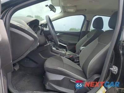 Zdjęcie 7 z 12 samochodu: 2014 FORD FOCUS SE VIN:1FADP3F24EL428298 - miniatura