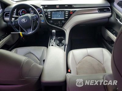 Zdjęcie 8 z 12 samochodu: 2019 TOYOTA CAMRY HYBRID SE VIN:4T1B21HK2KU516057 - miniatura
