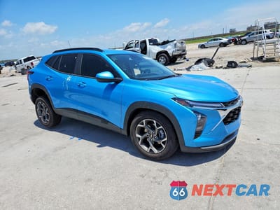 Czwarte zdjęcie samochodu z boku: 2026 CHEVROLET TRAX 1LT VIN:KL77LHEP5TC059507 - miniatura