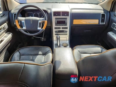 Zdjęcie 8 z 13 samochodu: 2010 LINCOLN MKX VIN:2LMDJ8JC0ABJ27126 - miniatura